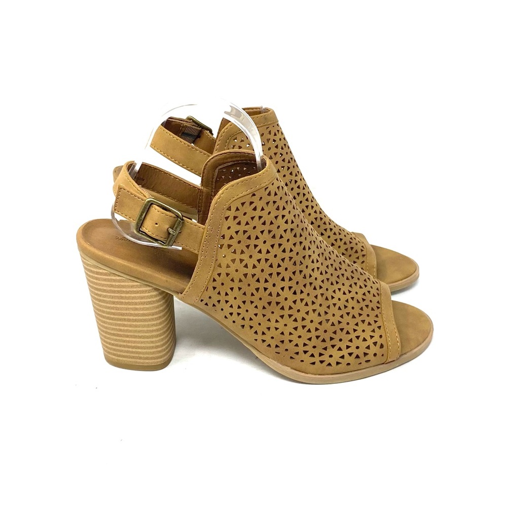 Universal Thread Sandals - image 4